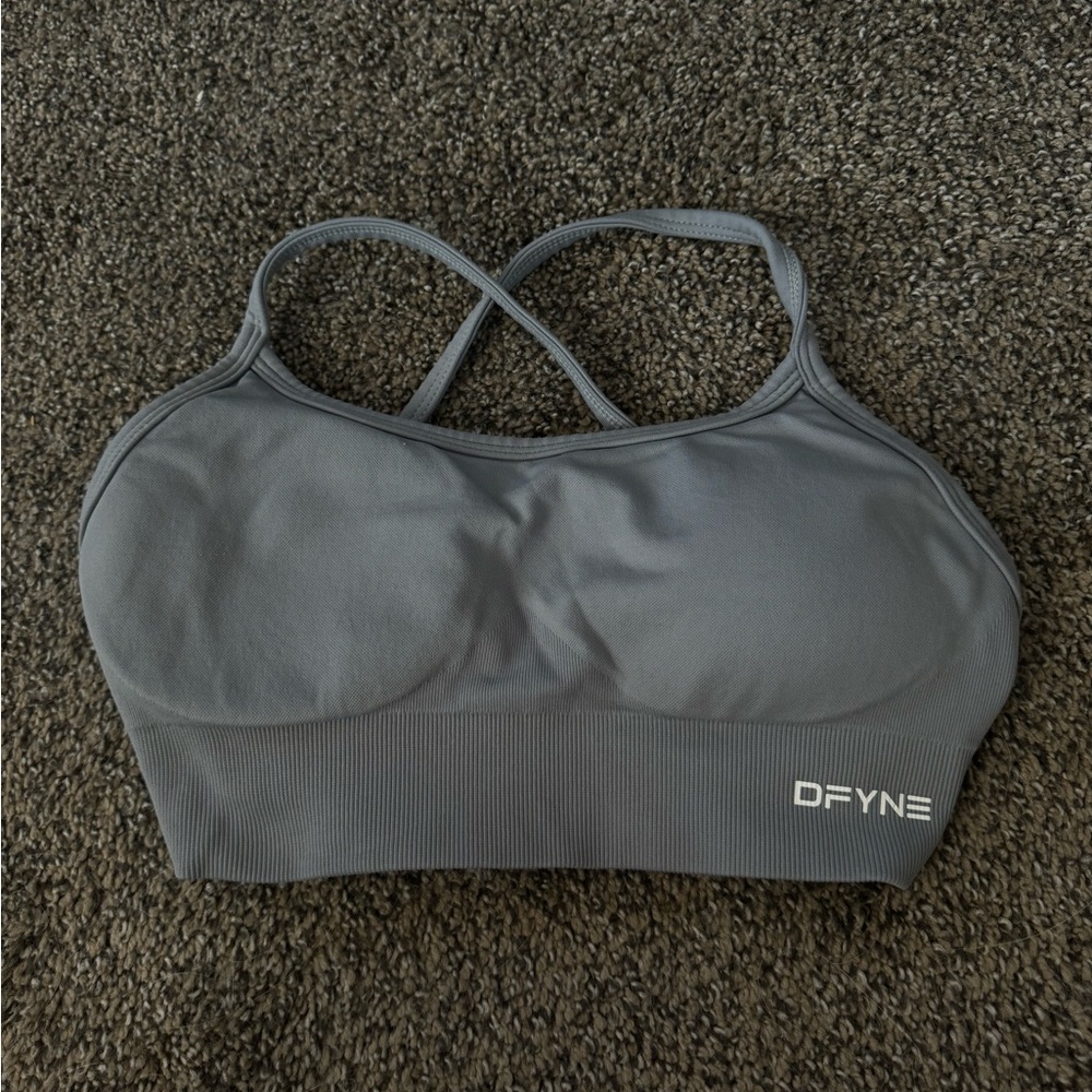 DFYNE sports bra